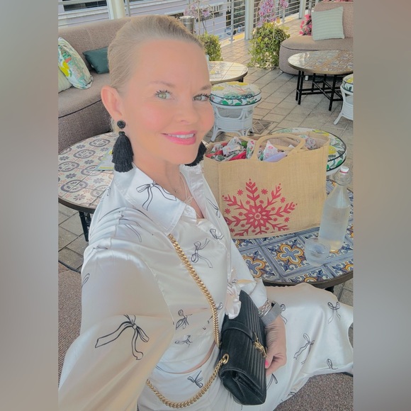 Meet your Posher, Melanie - Picture 2 of 2